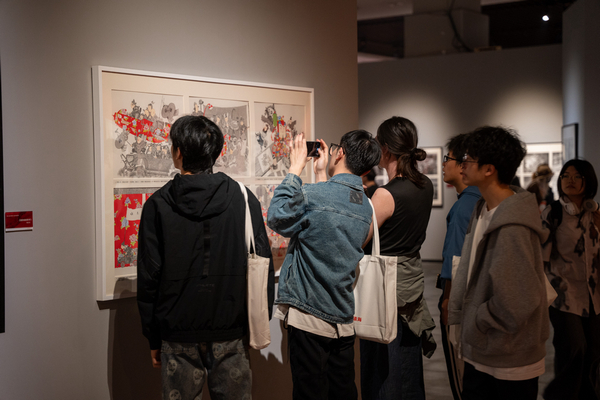 Show of comic strips in Zhejiang hails new course of development