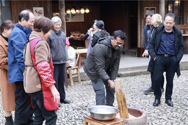 Expats explore rural revitalization in Ningbo
