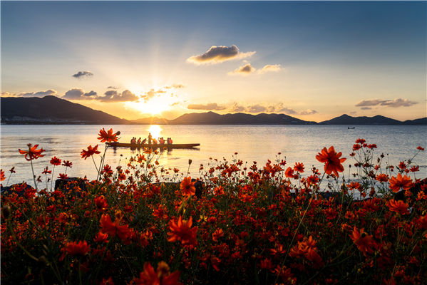 Dongqian Lake 