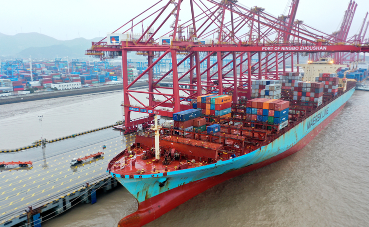 Ningbo Zhoushan Port's cargo throughput  sets record high in 2021