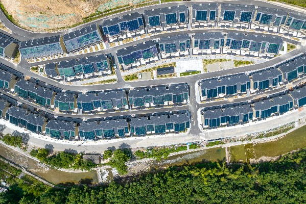 Solar power project benefits village in Ningbo