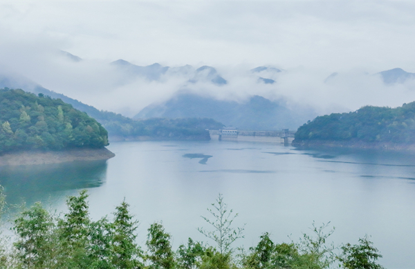 Misty view of Siming Mountain in Ningbo