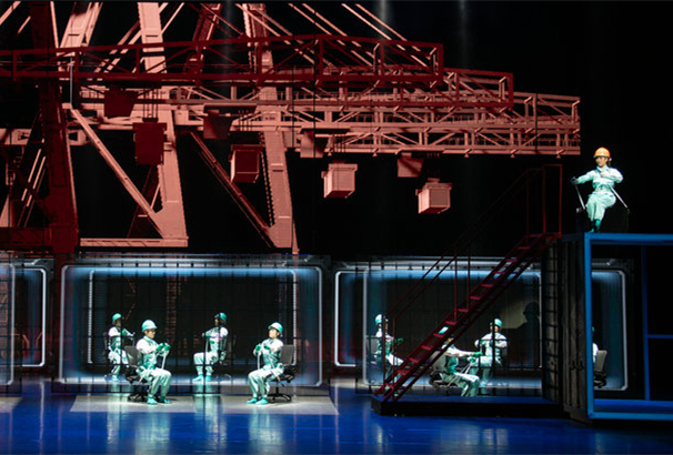 Dance drama tells generations of workers in Ningbo harbor's stories