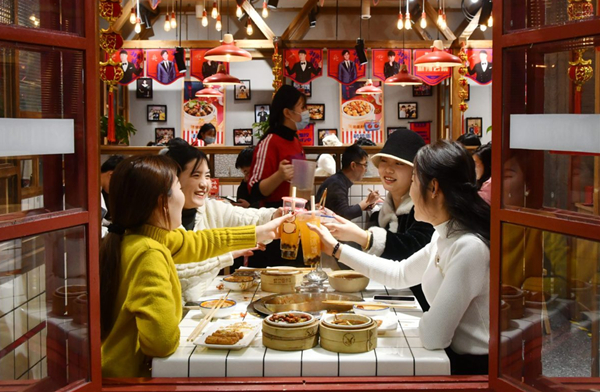 China's services activity expands in May