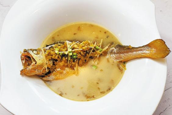 Food festival celebrates Ningbo specialty seafood