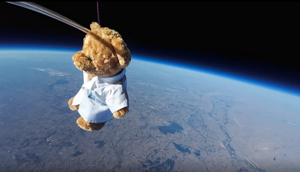 UNNC students float teddy bear into stratosphere