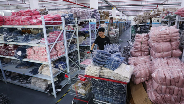 China's express delivery volume surges in 'Double 11' shopping spree as consumption further recovers