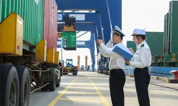 Ningbo secures 4th spot among China's top 100 foreign trade cities