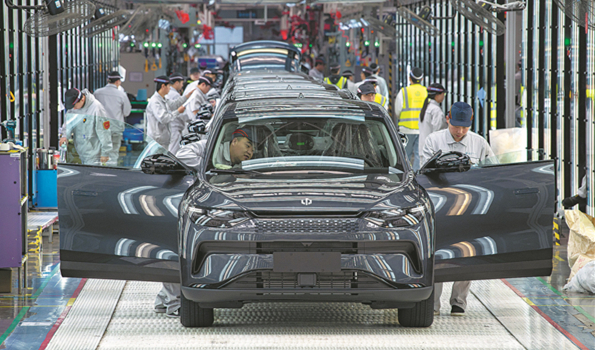 Nation eyes record year for vehicle sales