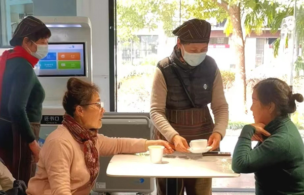 Ningbo coffee shop connects elderly coffee lovers