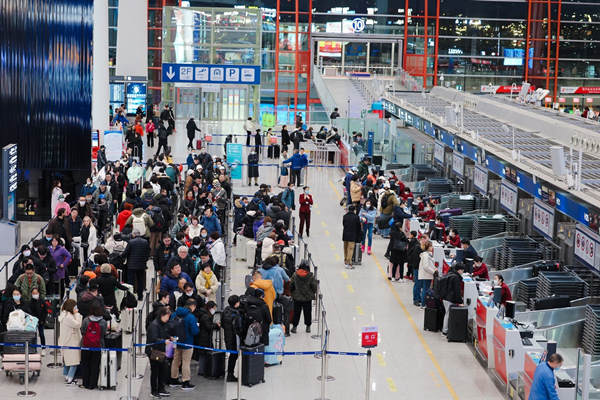 Spring Festival travel rush begins