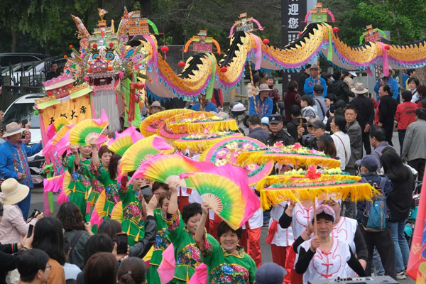 Folk parade held in Guanhaiwei town