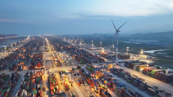 Green power energizes Zhejiang port