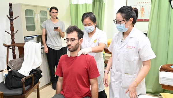 Intl student experience TCM in Ningbo