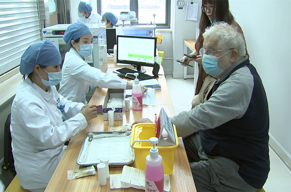 Beilun offers COVID-19 vaccines for foreigners, compatriots 