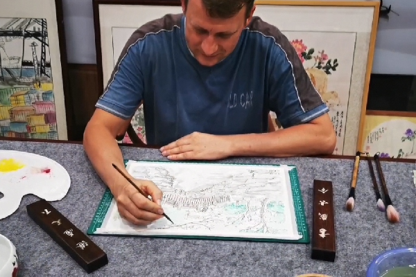 Expat promotes Chinese traditional culture in Ukraine