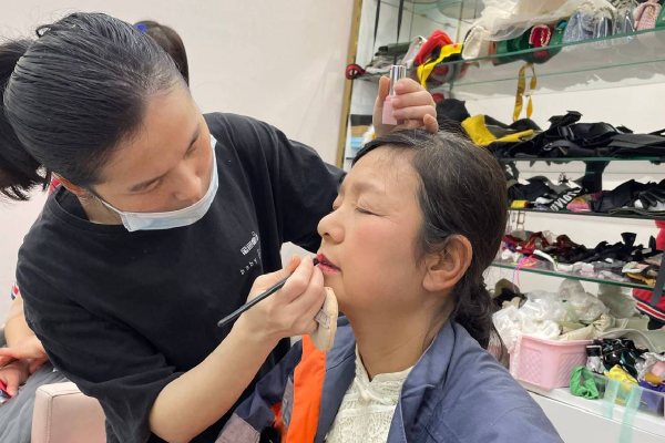 Ningbo celebrates Women's Day for sanitations workers