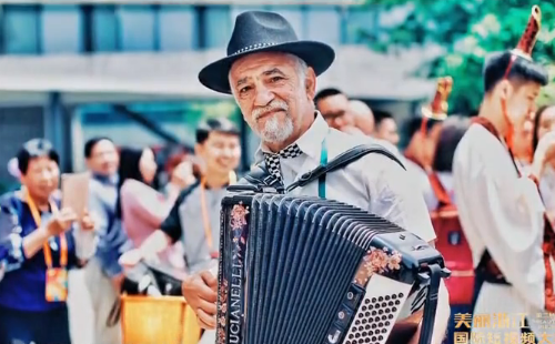 The Accordion Player at Ningbo's Old Bund
