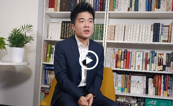 Livestream influencer shares special feelings for China Daily