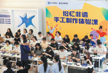 Ningbo noon school offers alternative to night classes