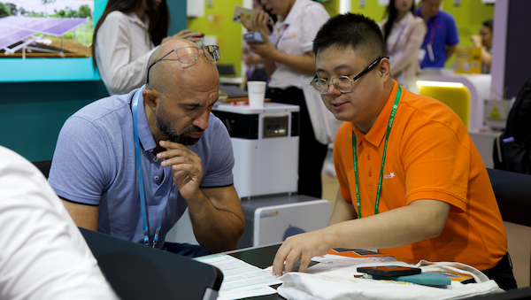 Ningbo solar firms pioneer new global strategies at Canton Fair 